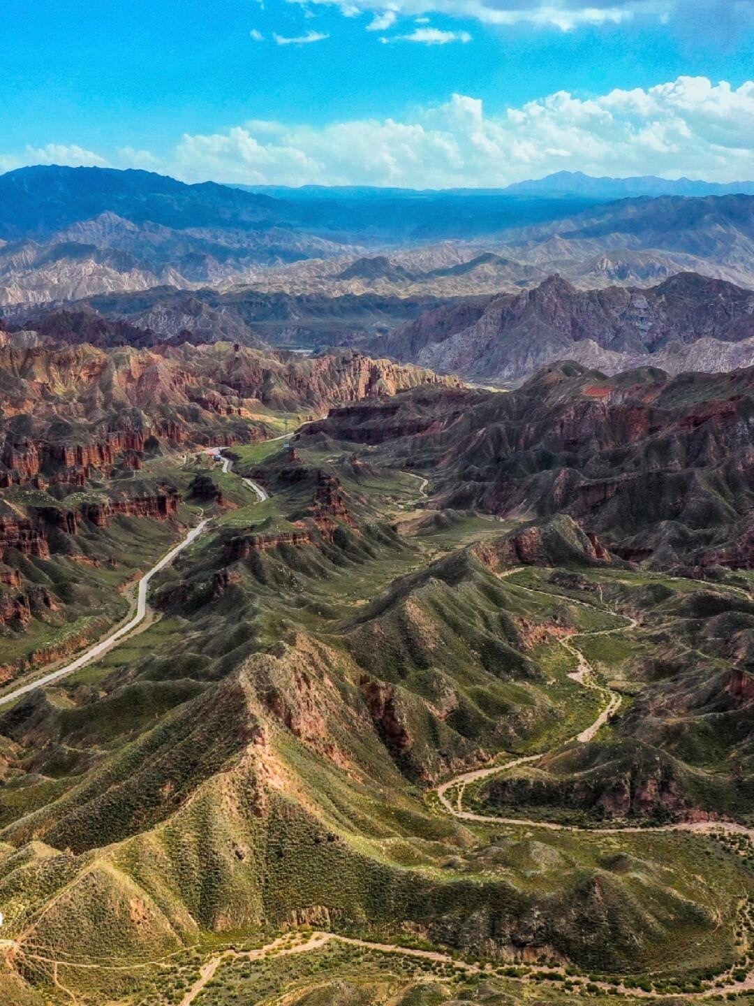 甘肃，历史与现代交织的时空画卷